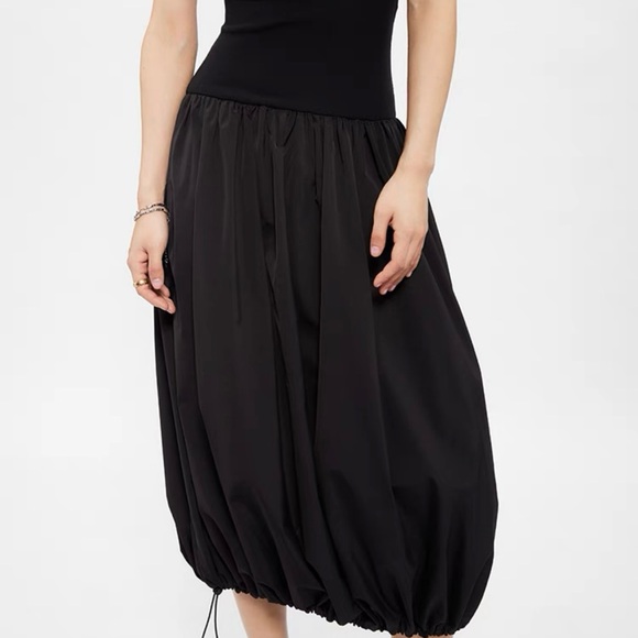 Black Puff Pleated Slip Dress - Picture 4 of 4